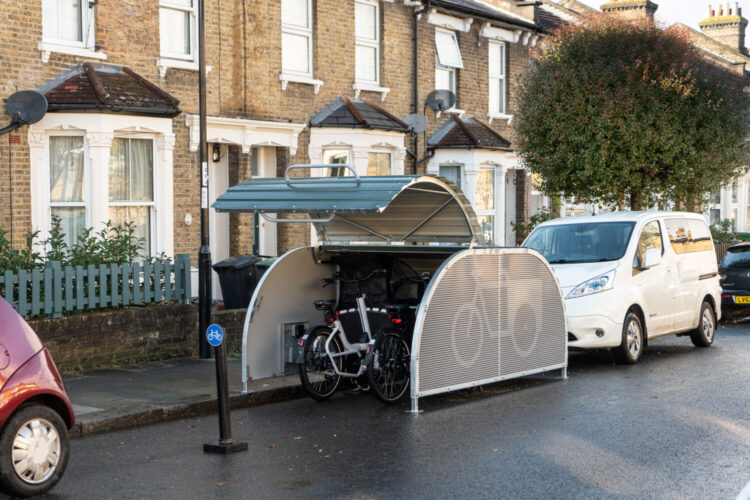 Cargo bikehangar open